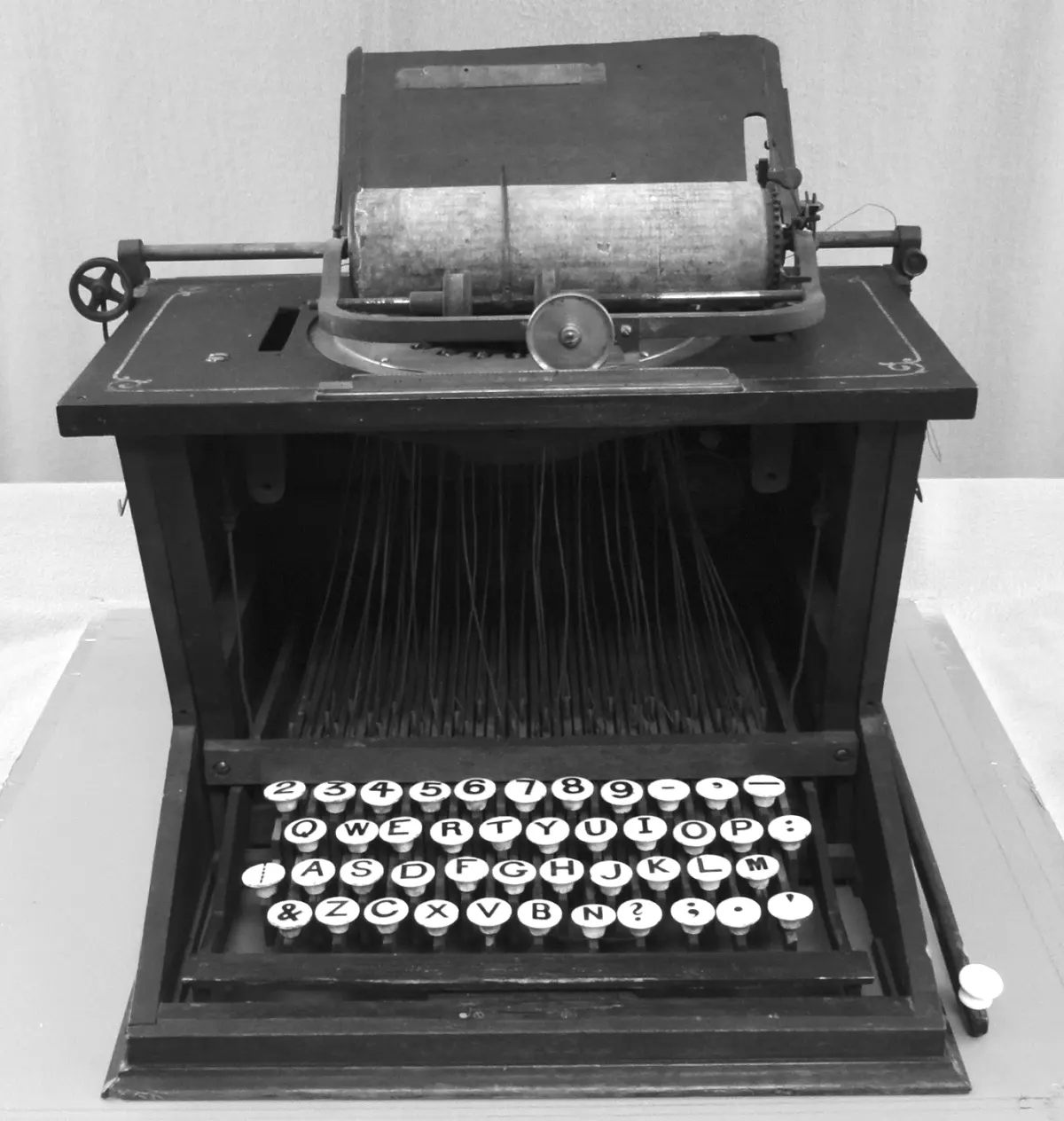 Invented typewriter — image 3