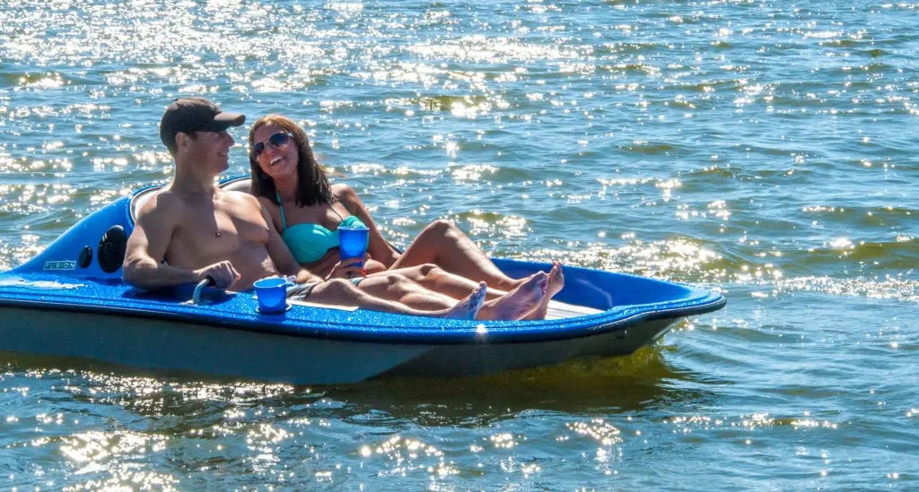 Boat float — image 3