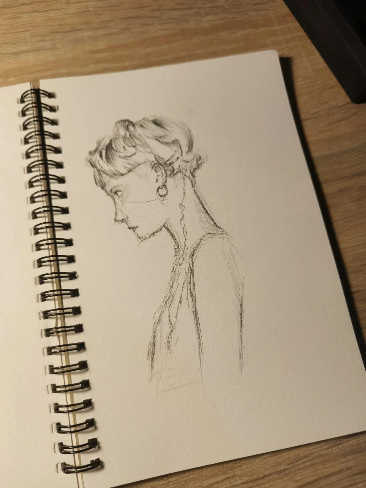 Any idea what I should draw behind her back?