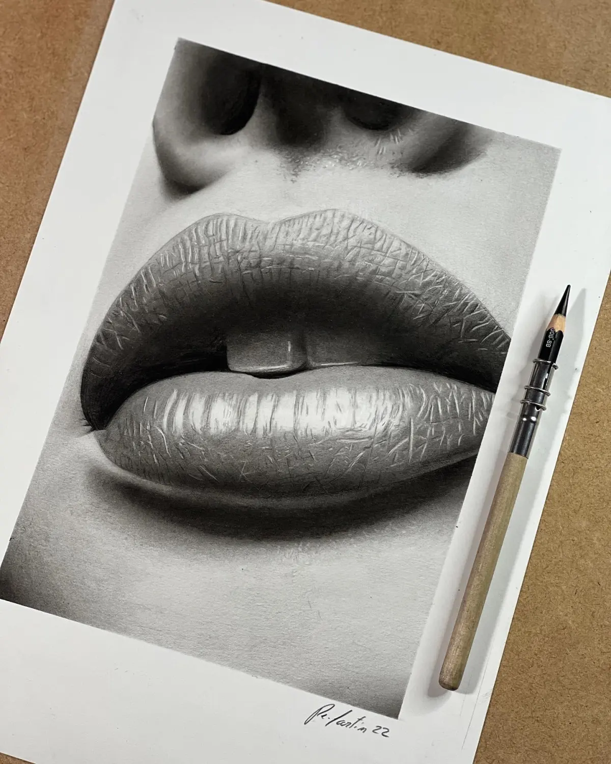 How to draw red lips with graphite and charcoal