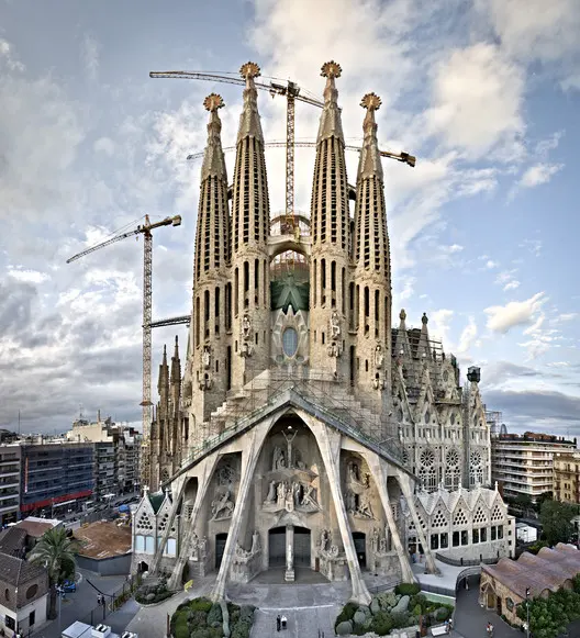 AD Classics: La Sagrada Familia / Antoni Gaudí