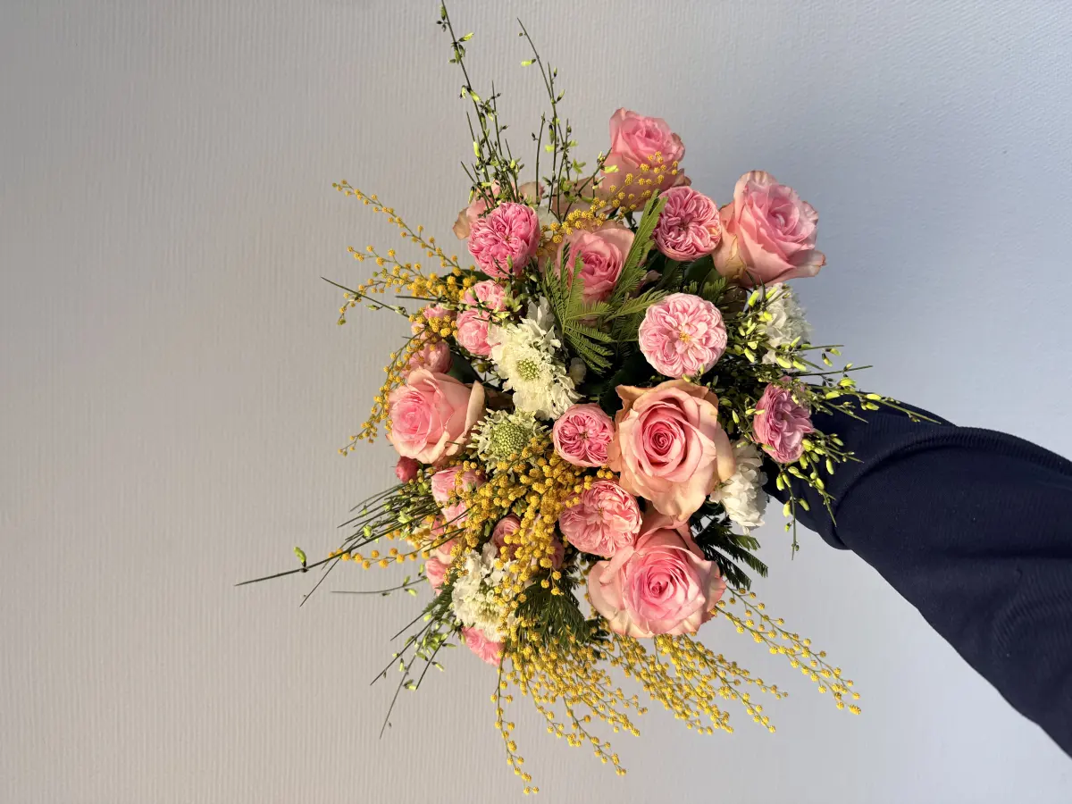 Make Cut Flowers Last Longer: 7 Easy Tips