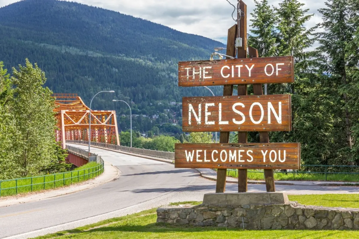 12 BEST Things to do in Nelson, BC