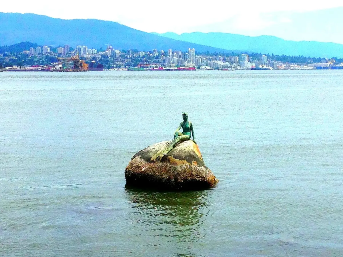 Walking the Seawall in Stanley Park, Vancouver