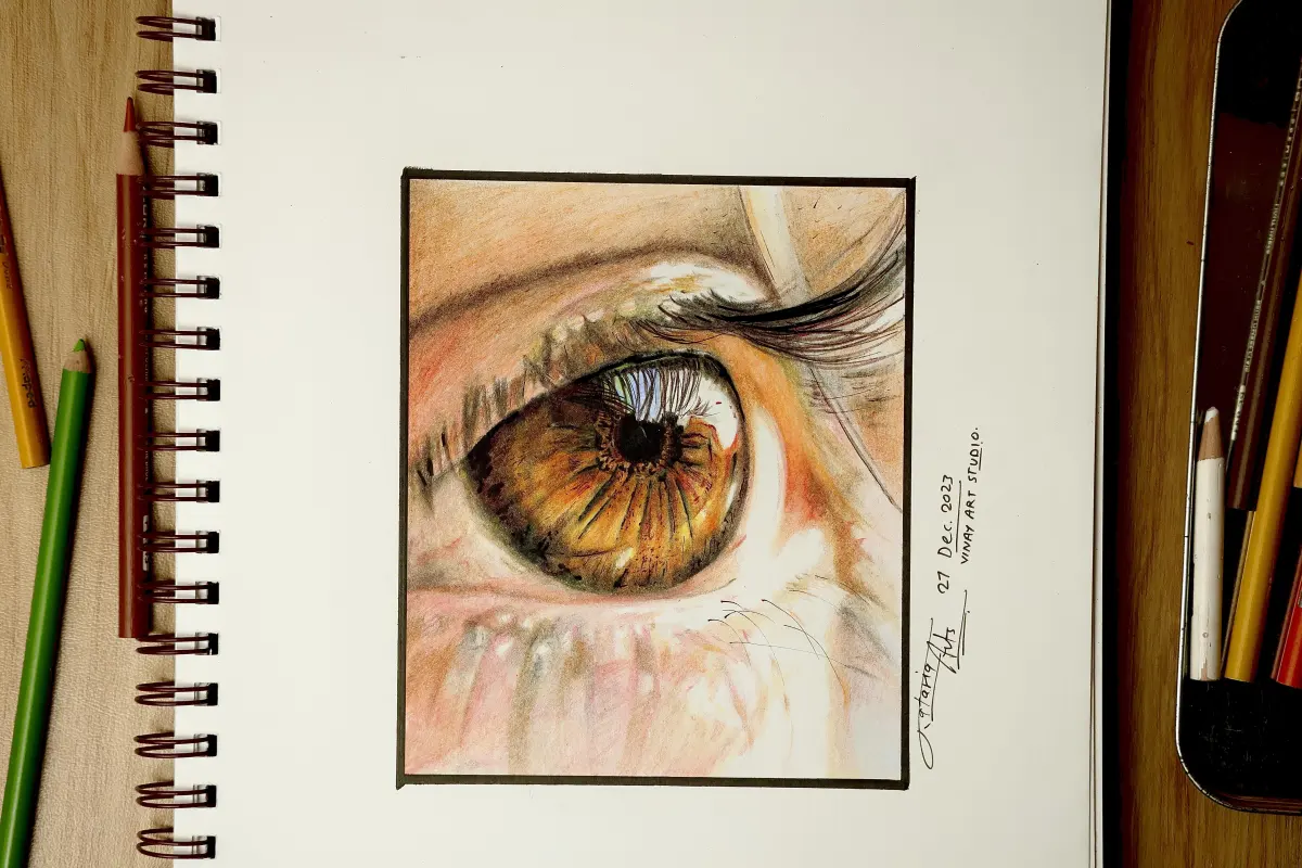 Drawing realistic eye with color pencils
