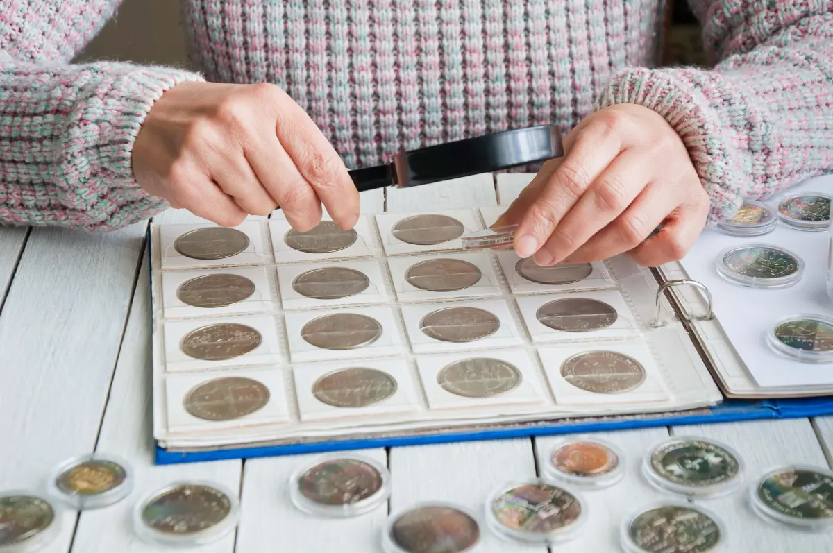 Collecting coins — image 2