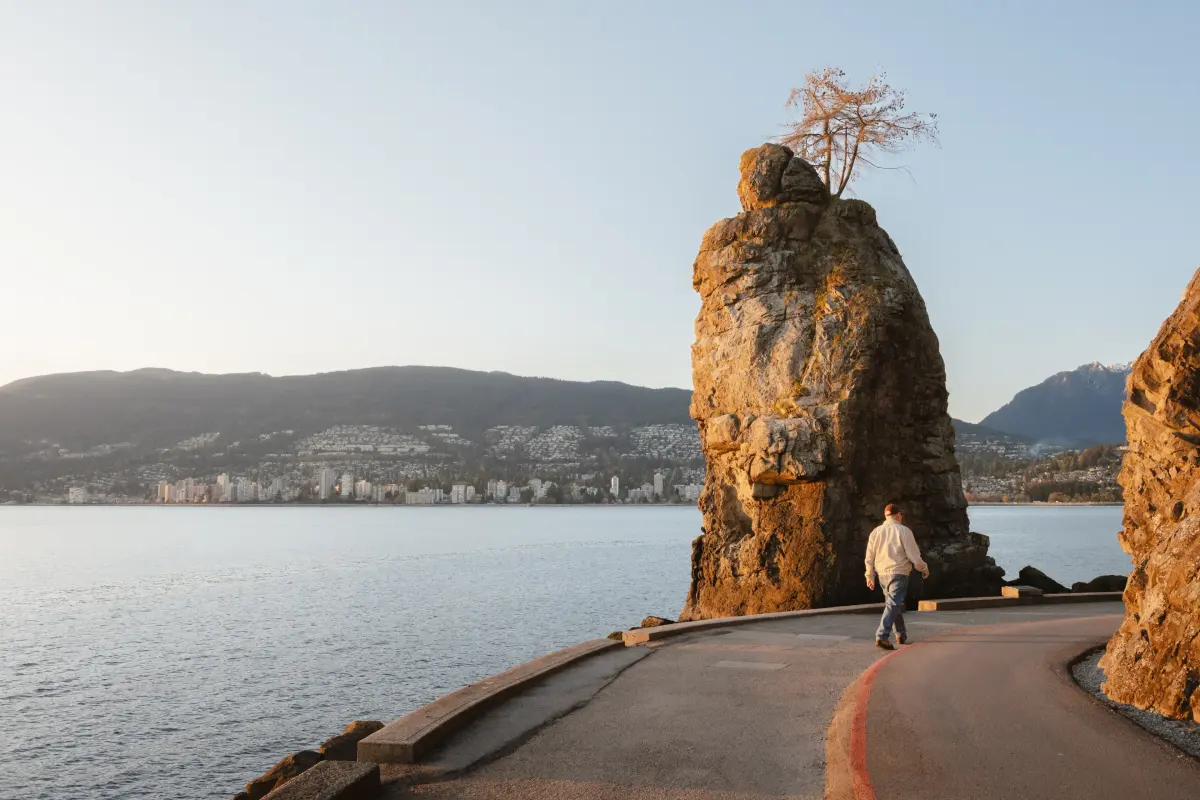 6 Ways to Experience the Stanley Park Seawall in Vancouver