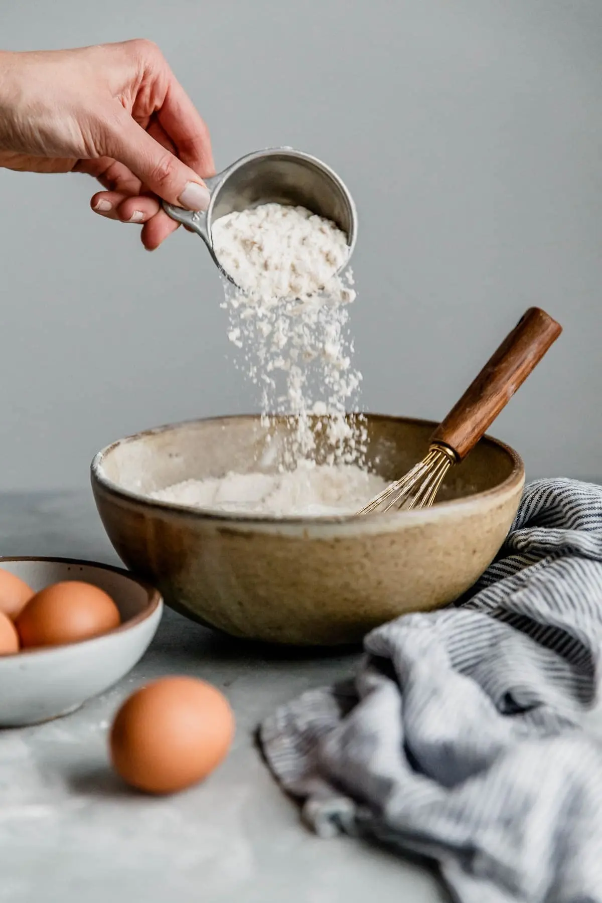 Bread Flour vs All Purpose Flour (with Substitution Tips)