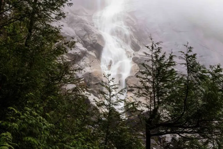 Guide to Stunning Shannon Falls in British Columbia