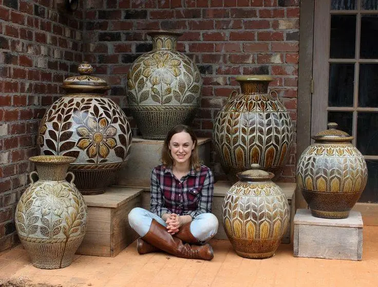Slip pottery — image 2