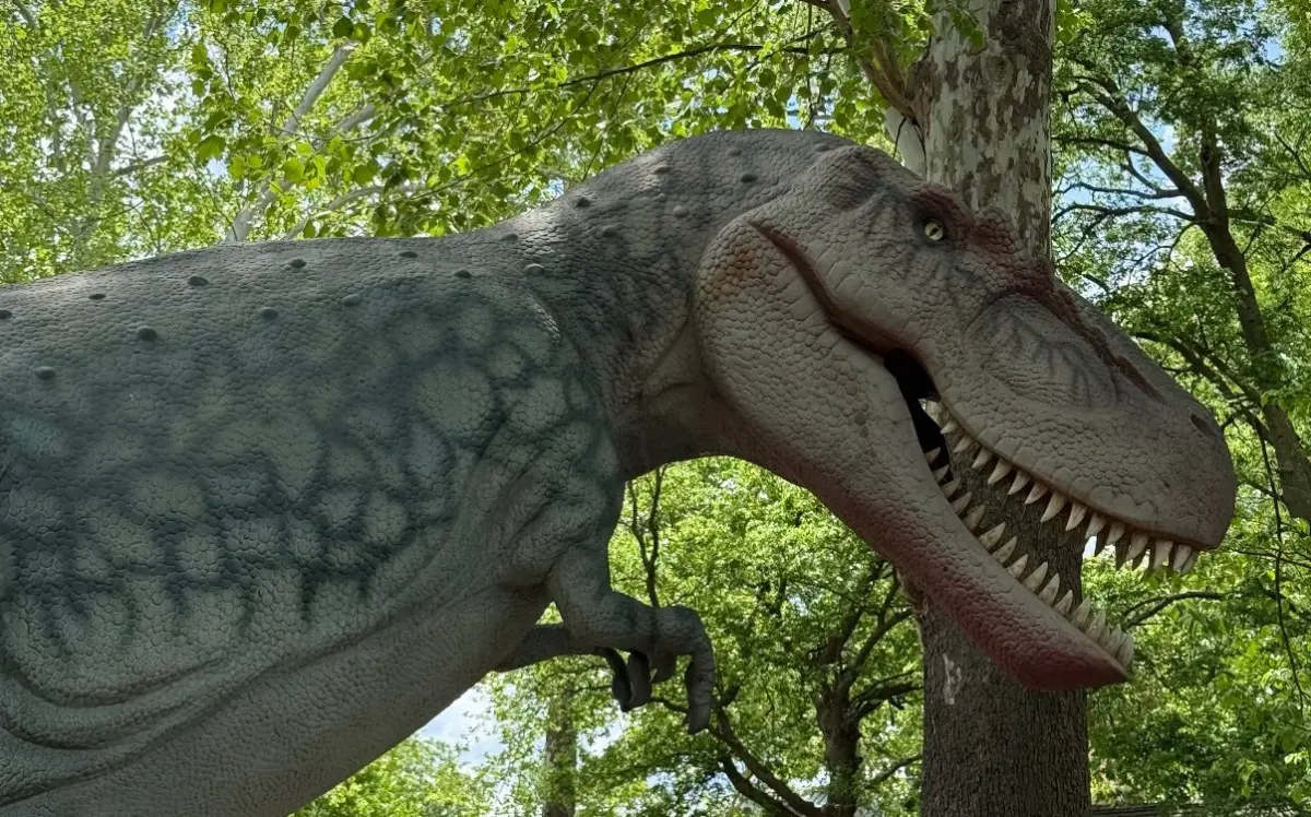 When did dinosaurs live