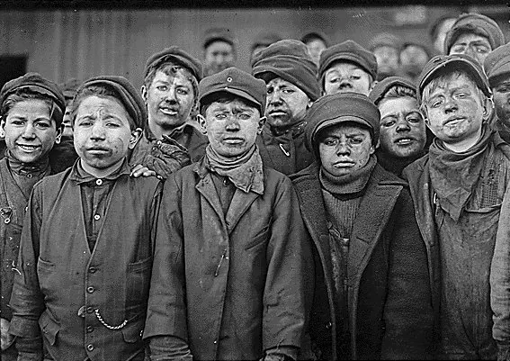 Industrial Revolution Working Conditions: What Were They Like?