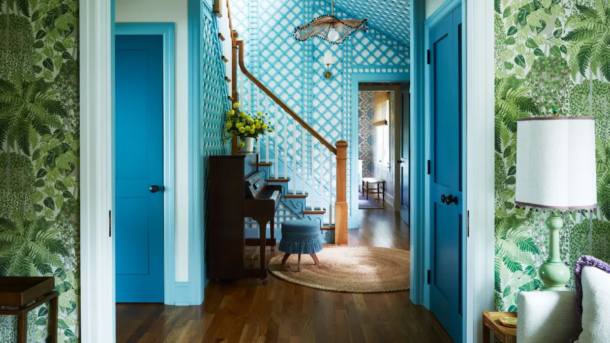 What Colors Go With Light Blue? 18 Pairings Designers Use
