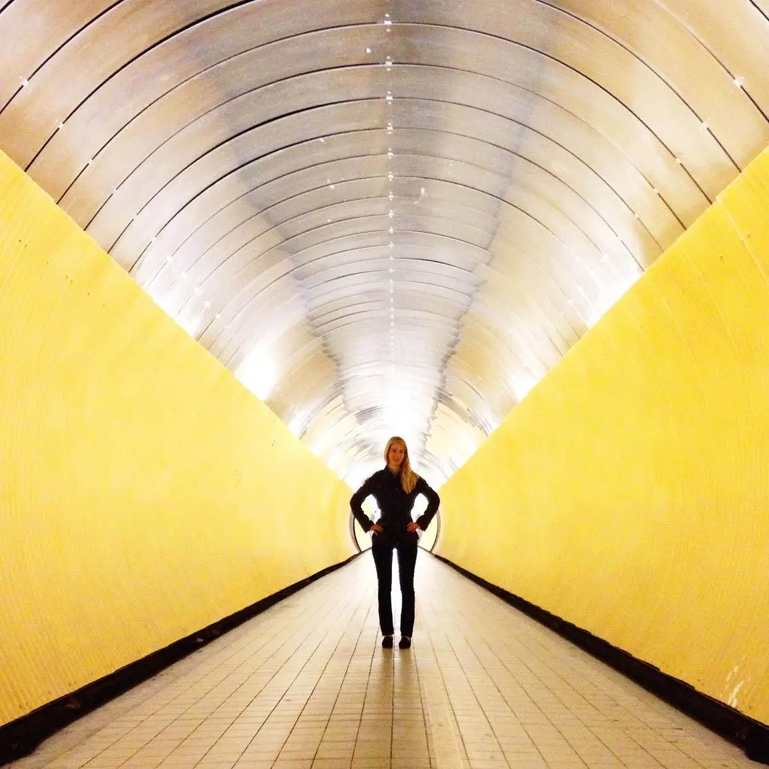 How To Use Leading Lines To Create Powerful iPhone
