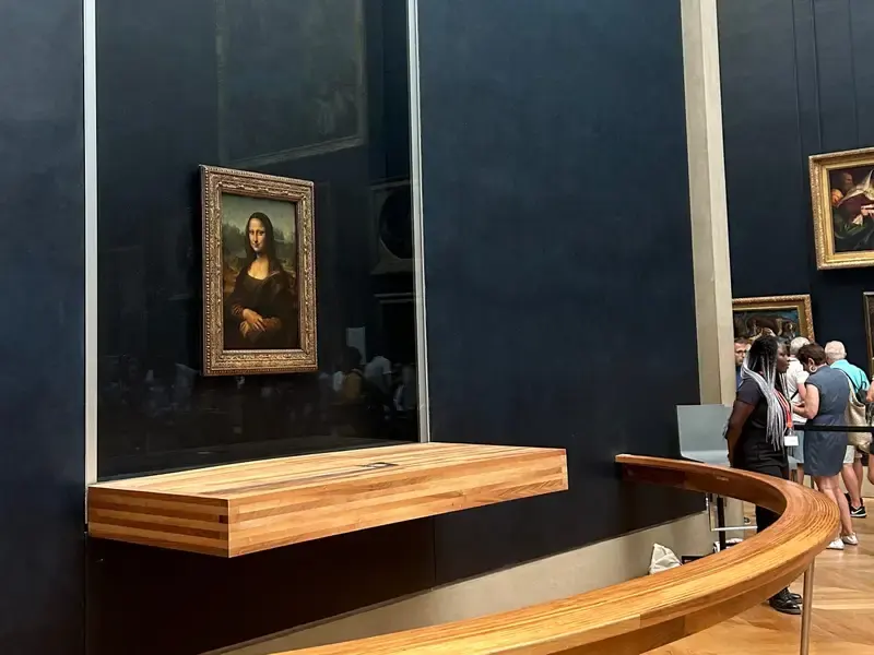 Mona lisa displayed — image 2